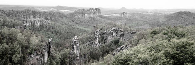 Dennis Wehrmann, Paysage enchanté des montagnes de grès de l'Elbe (Allemagne, Europe)