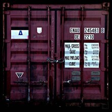 Florian Paulus, l'amour du container | violette (Allemagne, Europe)