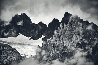 Alex Wesche, chaîne de montagnes escarpées (Suisse, Europe)