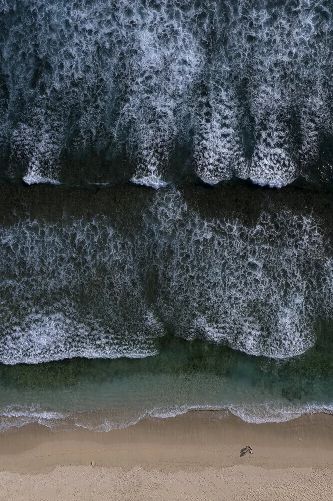 la PASSEGGIATA su una spiaggia tranquilla - Fotografia Fineart di Studio Na.hili