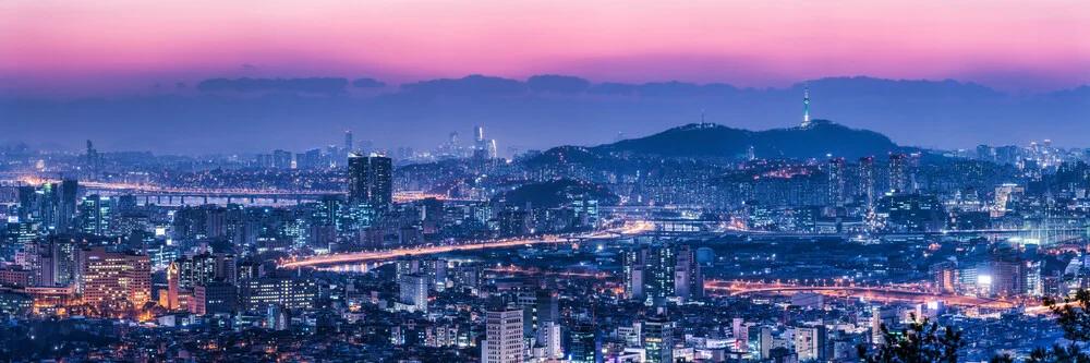 Panorama dello skyline di Seoul di notte - Fotografia Fineart di Jan Becke
