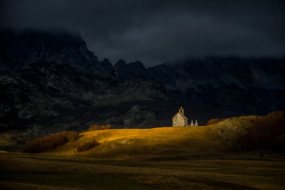 Chiesa di montagna - fotokunst di Dejan Dajkovic