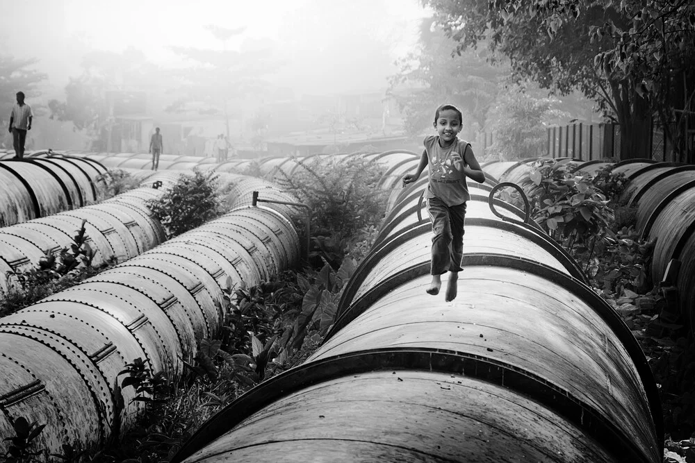 Pipeline of Life - Fotografia Fineart di Rob van Kessel