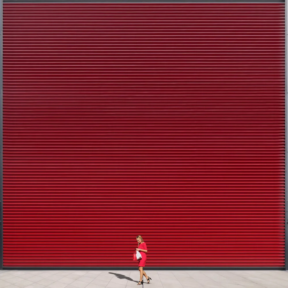 rosso su rosso - Fotografia Fineart di Roc Isern
