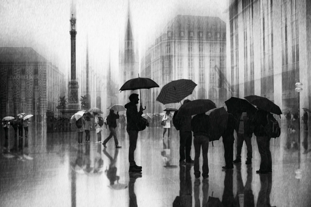 pioggia a Monaco - Fotografia Fineart di Roswitha Schleicher-Schwarz