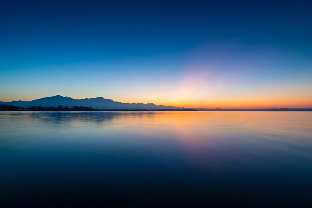 Crepuscolo sul lago Chiemsee - Fotografia Fineart di Martin Wasilewski
