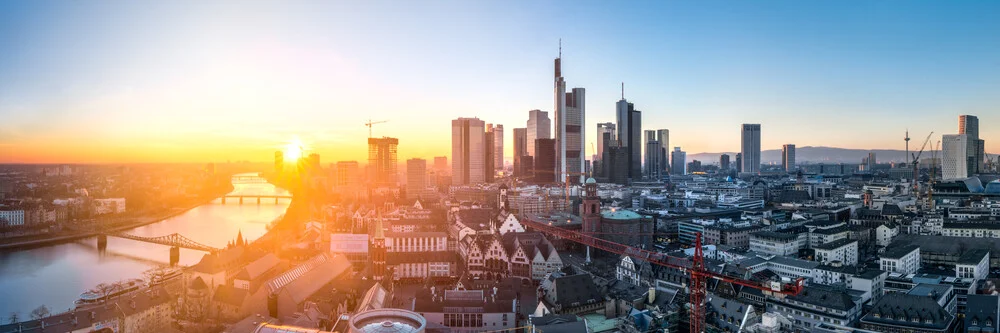 Skyline di Francoforte al tramonto - Fotografia Fineart di Jan Becke