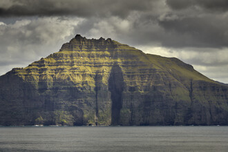 Norbert Gräf, isola di Kalsoy fotografata dal villaggio di Gjógv, Isole Faroe