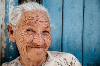 Steffen Rothammel, Die lachende Seniorin (Cuba, America Latina e Caraibi)