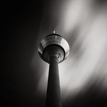 Düsseldorf 2014, Rheinturm - Fotografia Fineart di Patrick Opierzynski