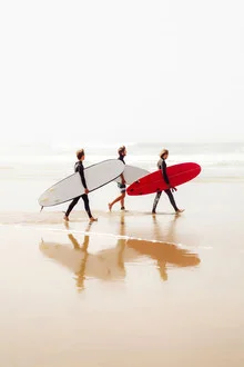 Set of Surfers - Fotografia Fineart di Karl Johansson
