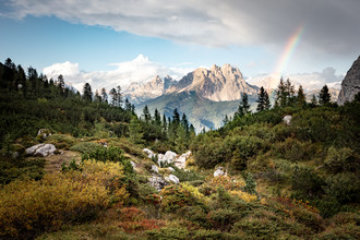 Franz Sussbauer, Paesaggio idilliaco di montagna con arcobaleno (Italia, Europa)