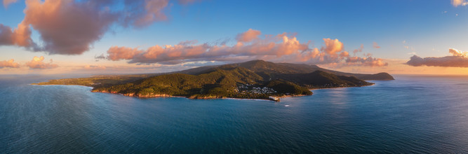 Jean Claude Castor, antenna al tramonto dell'isola caraibica della Guadalupa