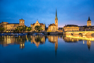 Jan Becke, vista sulla città di Zurigo la sera (Svizzera, Europa)
