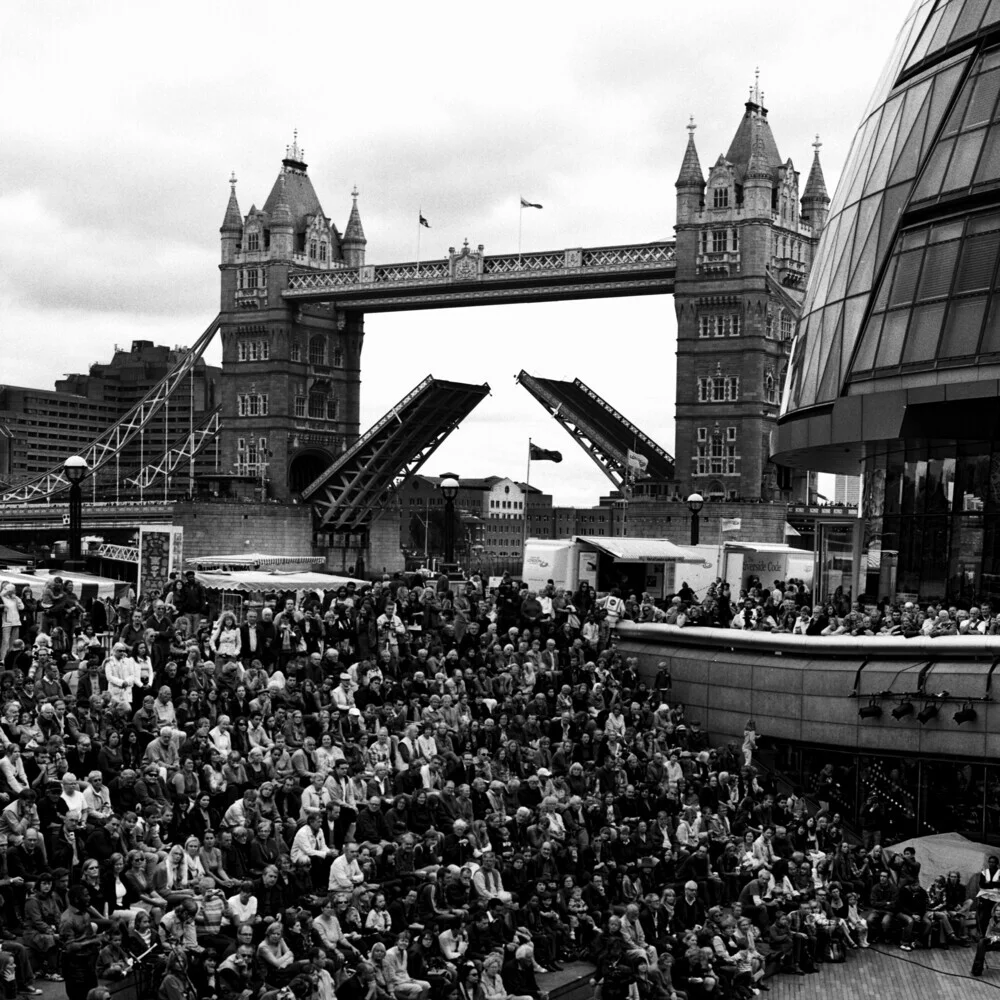 London Bridge - Fineart fotografie door Tas Careaga