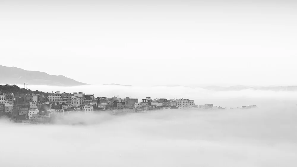 Mist in de stad - Fineart-fotografie door Christian Janik