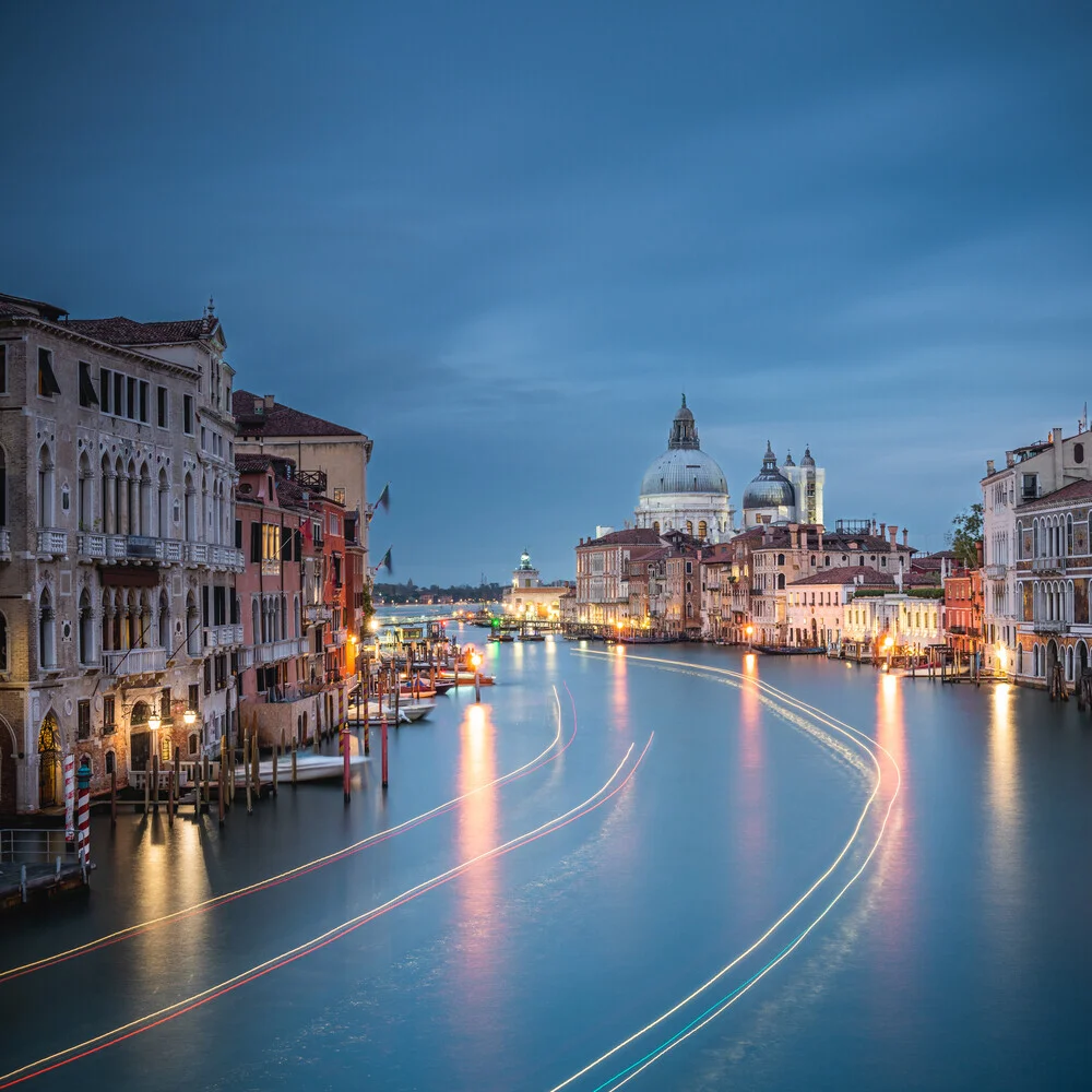 Mening over Grand Canal in Venetië - Fineart-fotografie door Franz Sussbauer