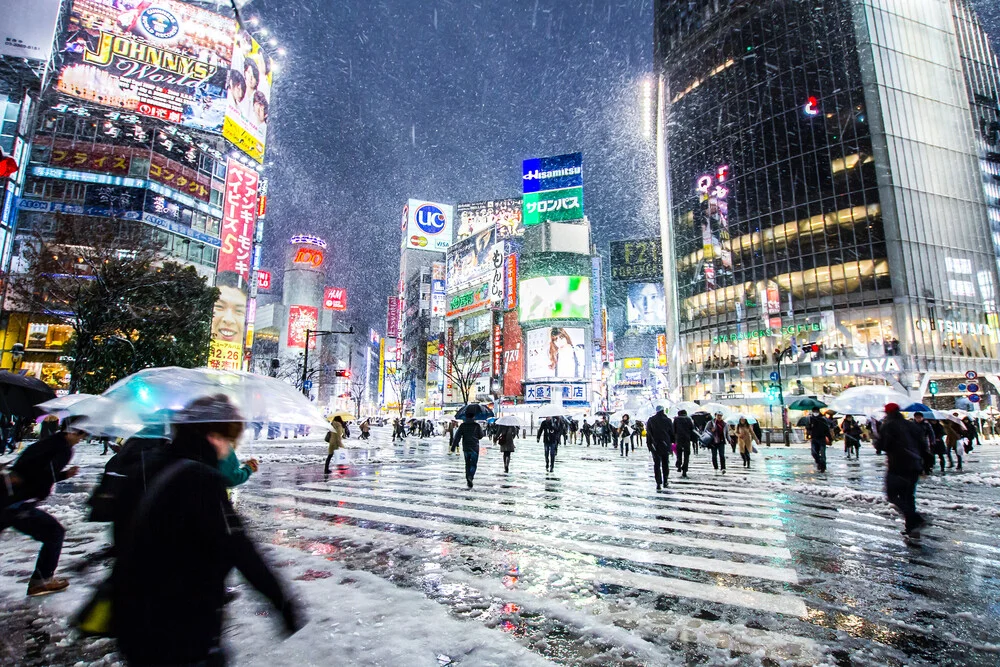Shibuya Crossing (Tokyo) in de winter - fotokunst von Jörg Faißt