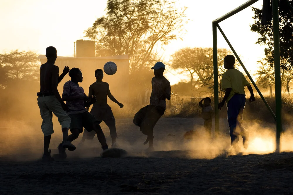Namibisch voetbal - Fineart fotografie door Schoo Flemming
