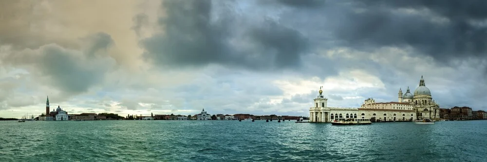 Venetië, Basilica di Santa Maria della Salute - Fineart fotografie door Michael Stein