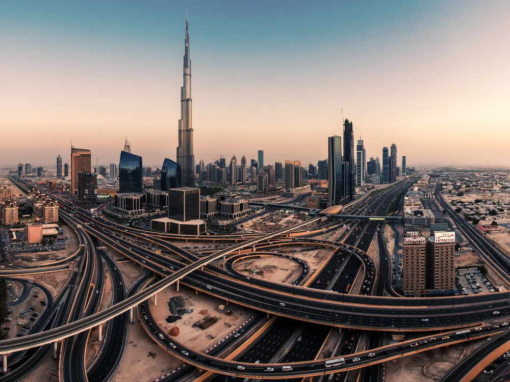 Dubai - Skyline Panorama - fotokunst van Jean Claude Castor