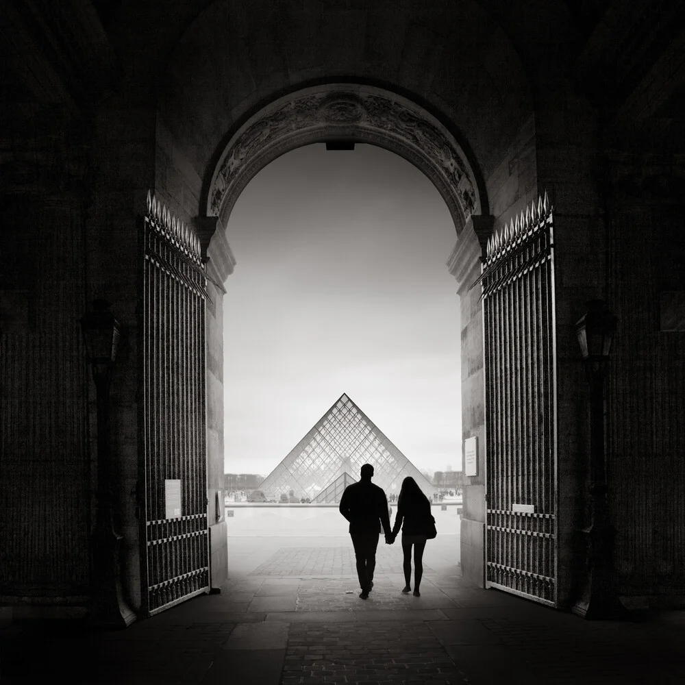 La pyramide du Louvre - Fineart-fotografie door Ronny Behnert