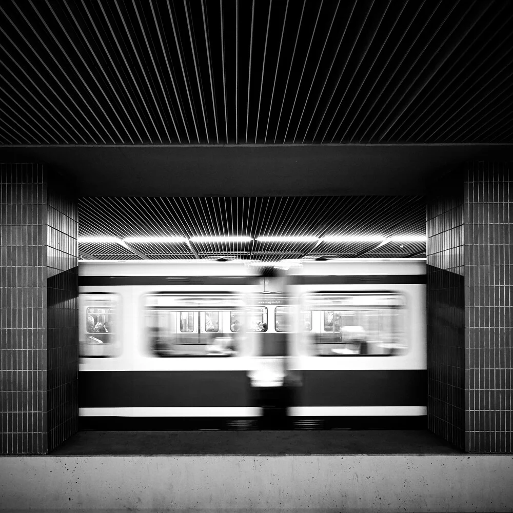 Ondergrondse rush - Fineart fotografie door Richard Grando