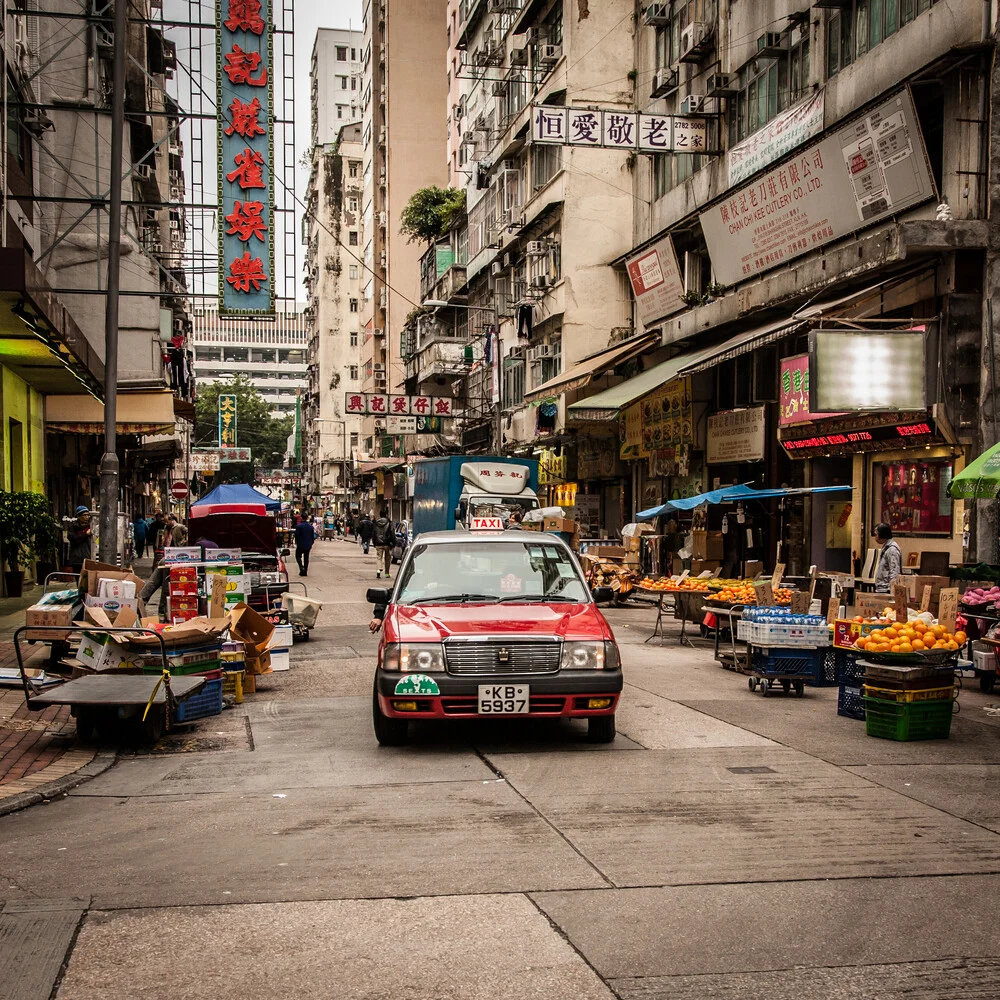 Hong Kong Taxi - Fineart fotografie door Sebastian Rost