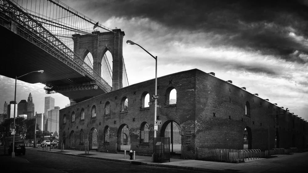 Onder de Brooklyn Bridge - fotokunst von Rob van Kessel
