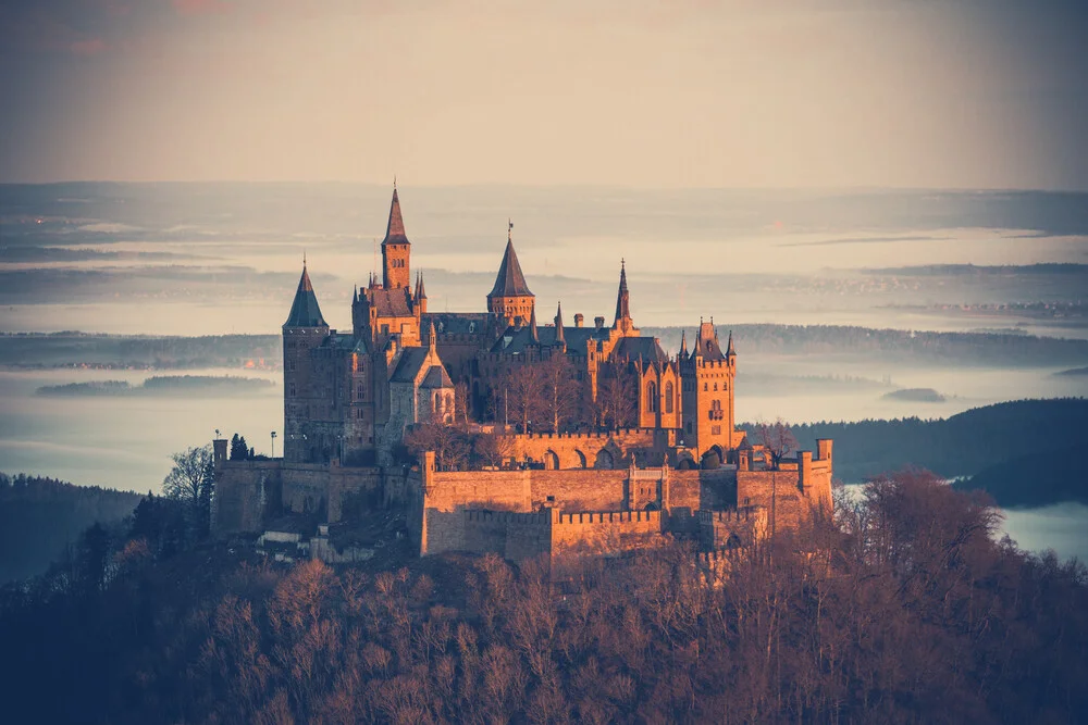 Burg Hohenzollern im Morgenlicht - fotokunst van Franz Sussbauer