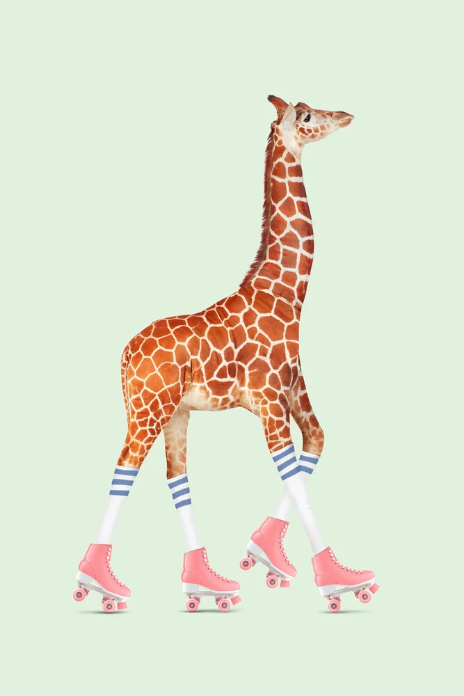 Rollerskating Giraffe - Fineart fotografie door Jonas Loose