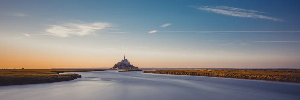 Abendliches Landschaftspanorama met Mont Saint Michel - fotokunst van Franz Sussbauer