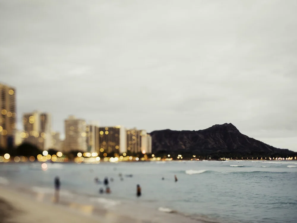 Waikiki Beach - fotokunst van Vera Mladenovic