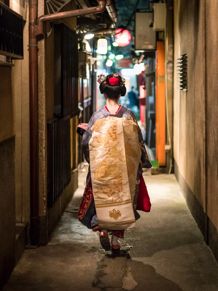 Japanse Maiko in Kyoto - Fineart fotografie door Jan Becke