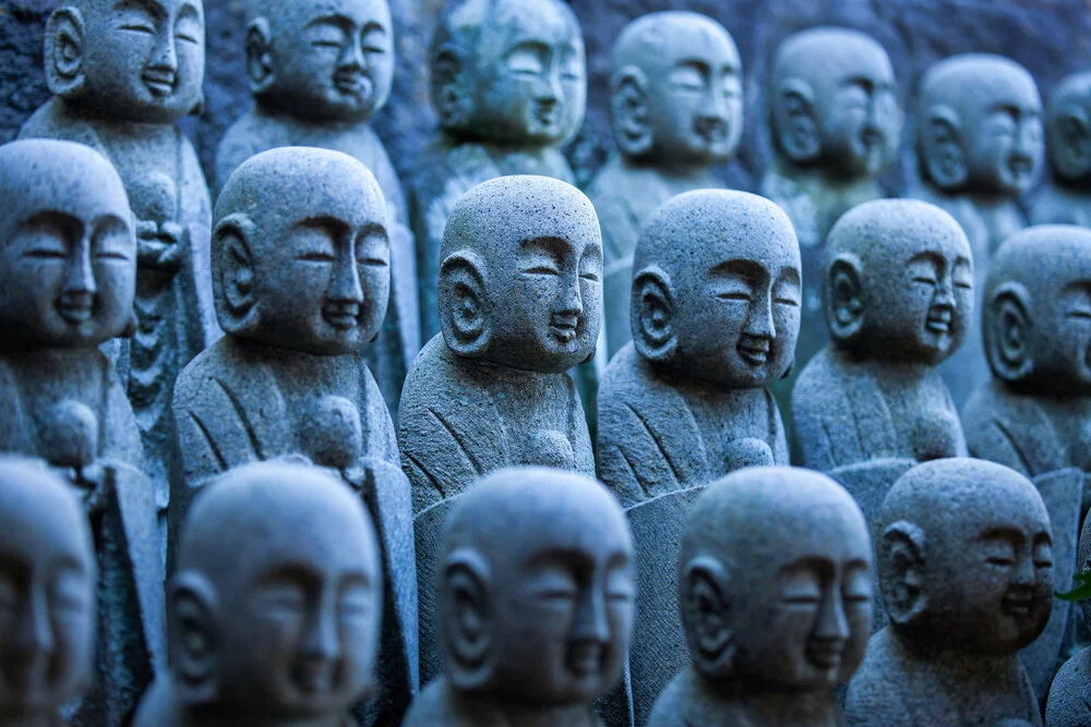 Boeddhistische Jizo-standbeelden - Fineart-fotografie door Jan Becke