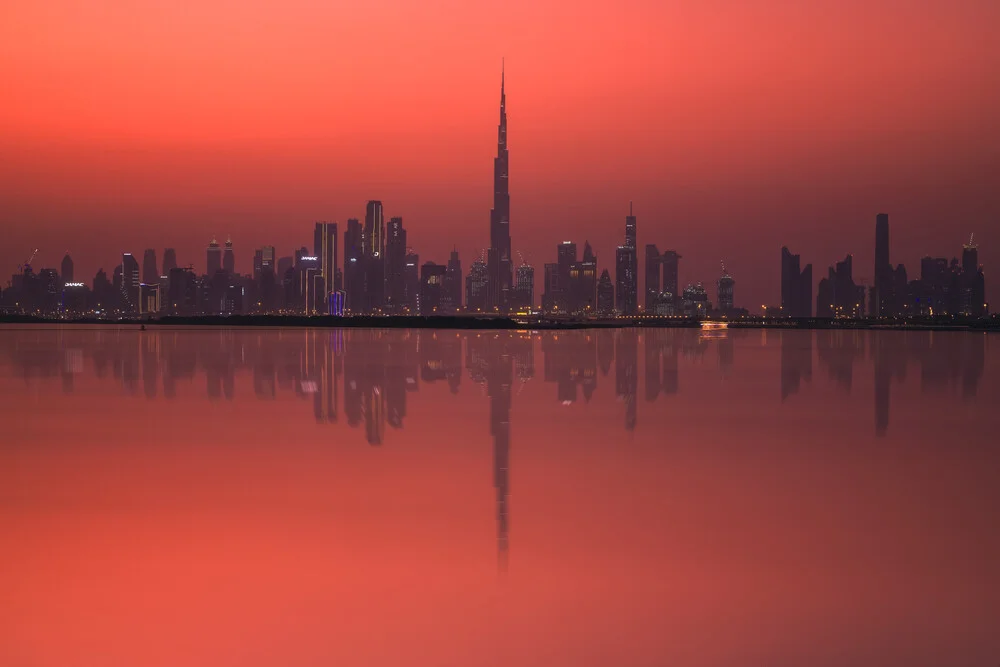 Dubai Skyline - fotokunst van Jean Claude Castor