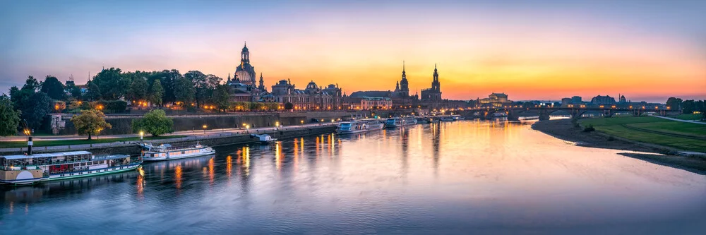 De skyline van Dresden bij zonsondergang - Fineart fotografie door Jan Becke
