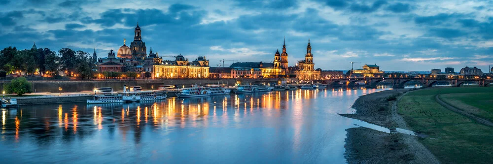 De skyline van Dresden aan de oevers van de Elbe - Fineart-fotografie door Jan Becke