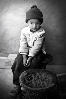 Victoria Knobloch, jongen in Kathmandu - Nepal, Azië)