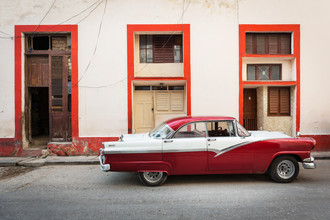 Eva Stadler, Rode klassieke auto, Havanna (Cuba, Latijns-Amerika en Caribisch gebied)