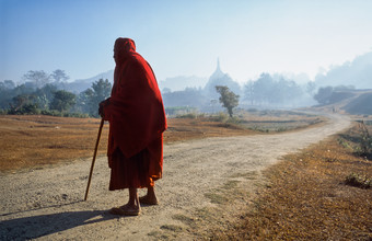 Martin Seeliger, Rustende monnik - Myanmar, Azië)