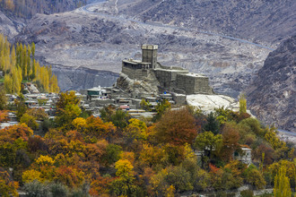 Sher Ali, Altit Fort View in herfstseizoen - Pakistan, Azië)
