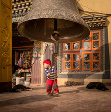 Barbara Flesch, De bel (Nepal, Azië)