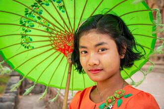 Miro May, Groene paraplu - Myanmar, Azië)