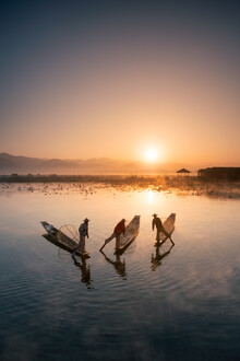 Jan Becke, Intha-vissers op het Inlemeer in Myanmar - Myanmar, Azië)