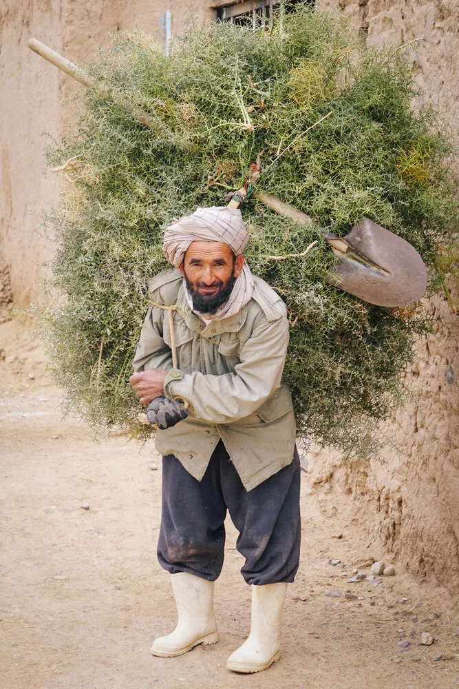 Feuerholz Sammeln in Herat - fotokunst von Gernot Würtenberger