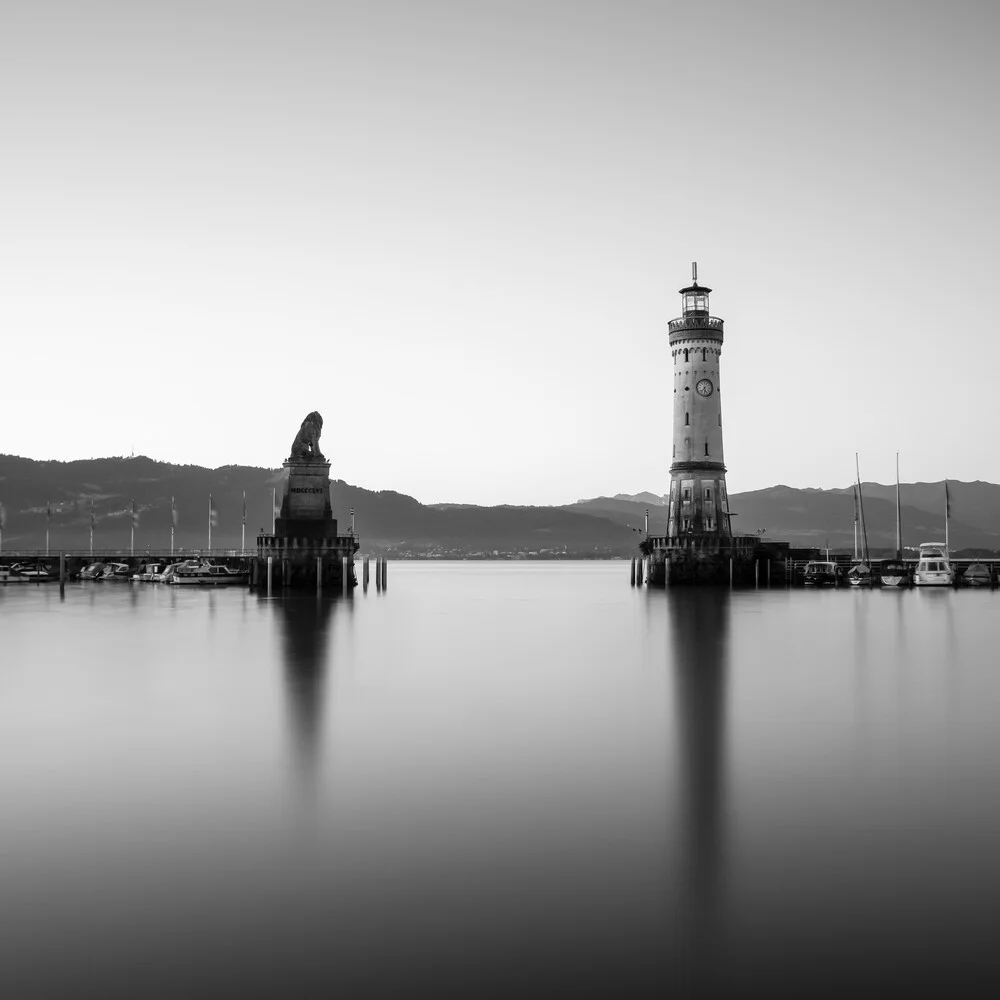 Hafeneinfahrt in Lindau - fotokunst von Christian Janik