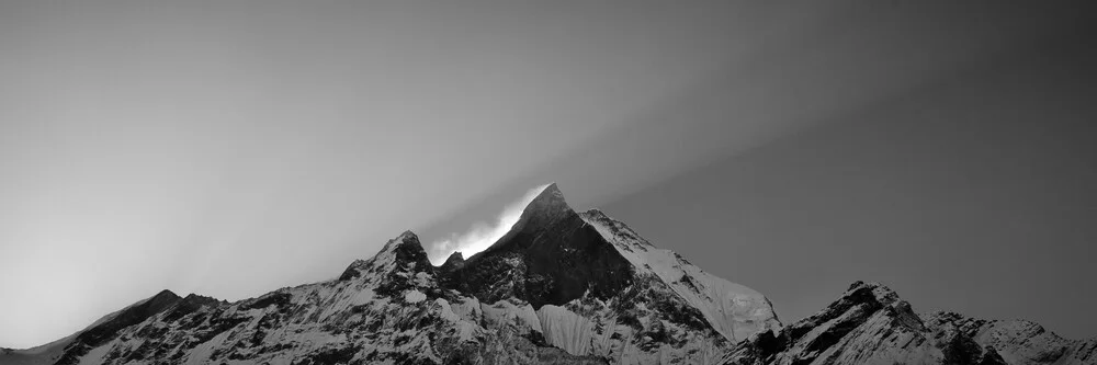 Himalya - Machapuchre Sunrise - fotokunst von Marco Entchev