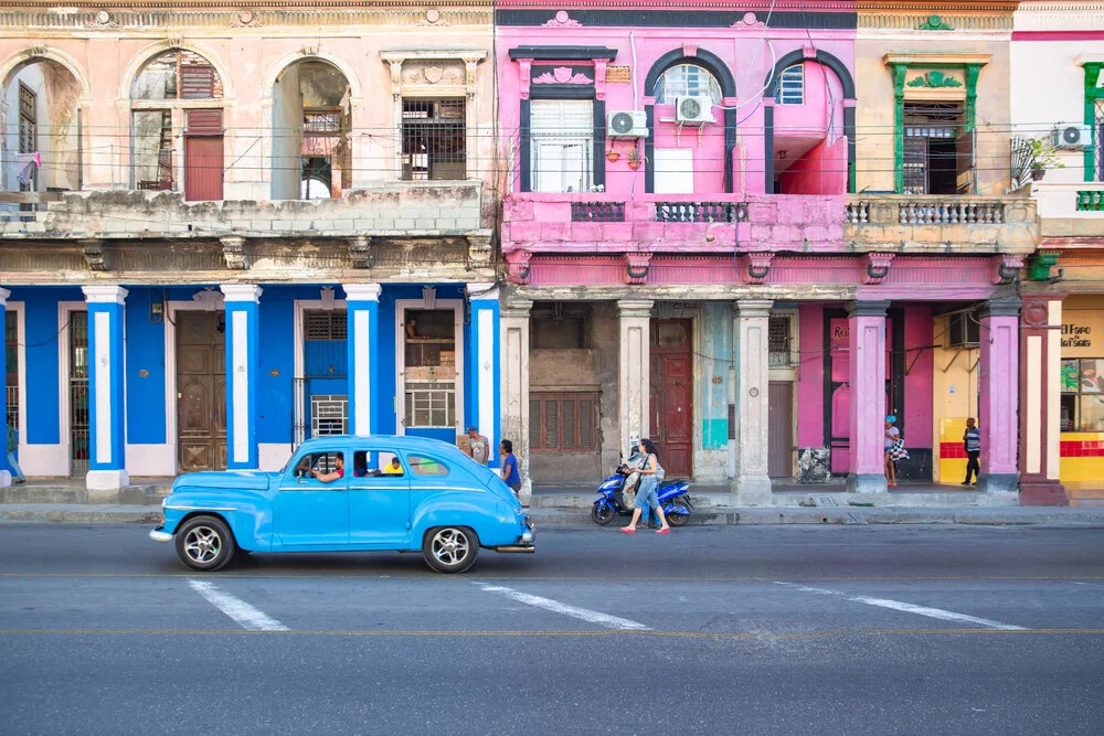 Blue Oldtimer - fotokunst von Miro May