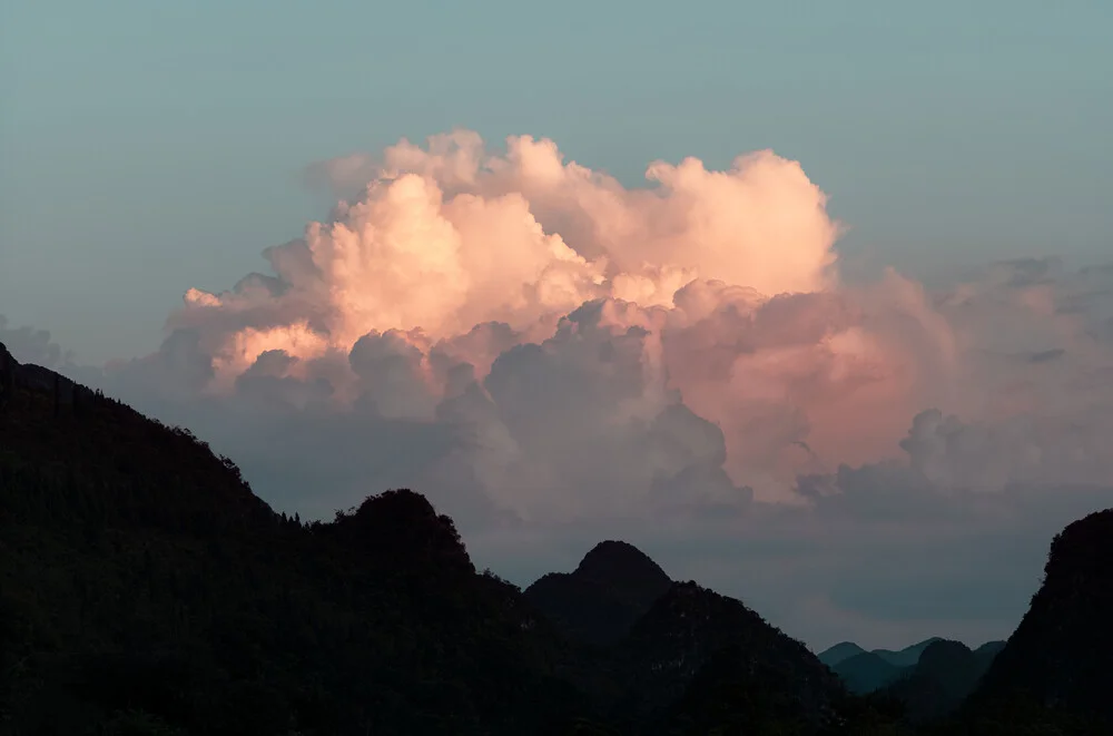 Last Light Misty Mountain - fotokunst von AJ Schokora